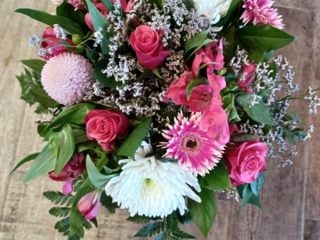 Bouquet vase fleurs coupées chez votre fleuriste de Giberville 