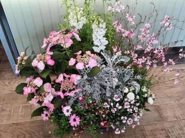 Composition florale pour deuil, faites appel à Dis Leur des Fleurs