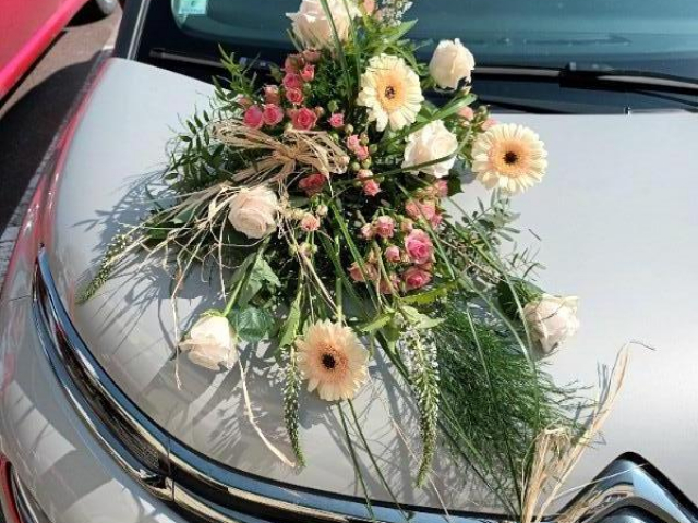 Ventouse voiture pour un mariage chez votre fleuriste de Giberville 